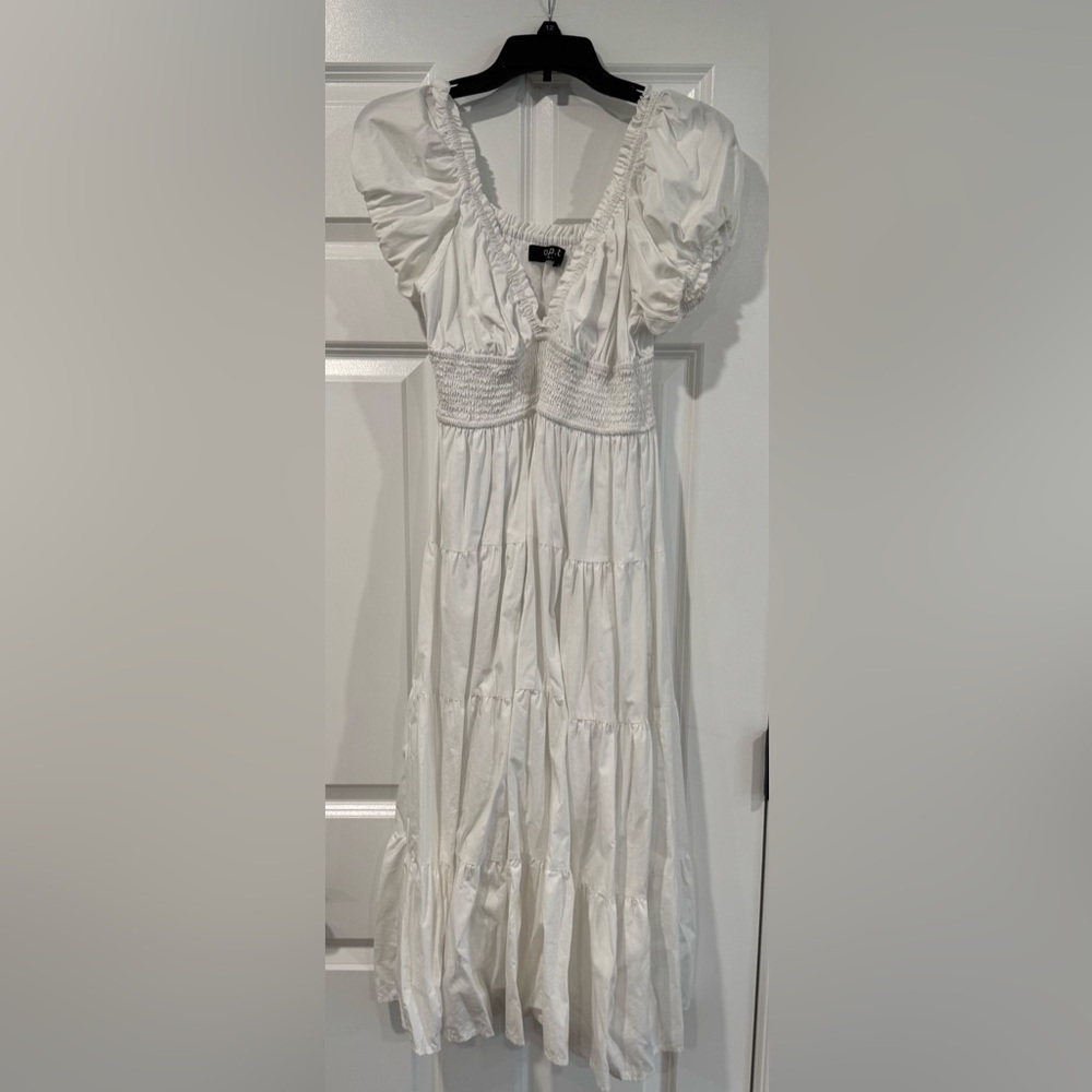White Puff Sleeve V-Cut Maxi Dress